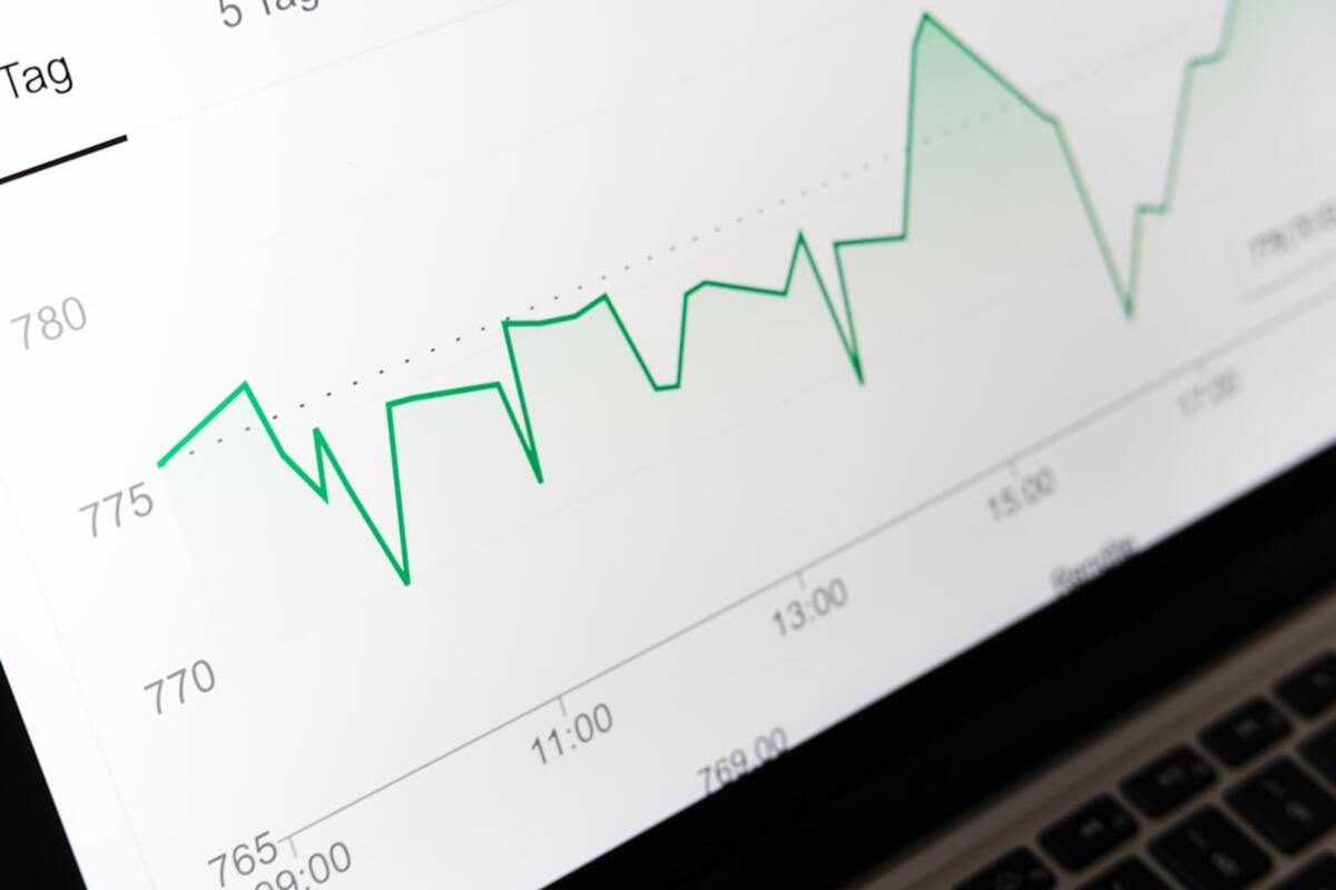 Why Your “Average” Workout Might Be Lying: A Friendly Guide to Moving Averages